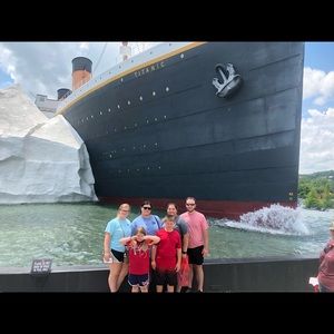 Meet your Posher, Brooke